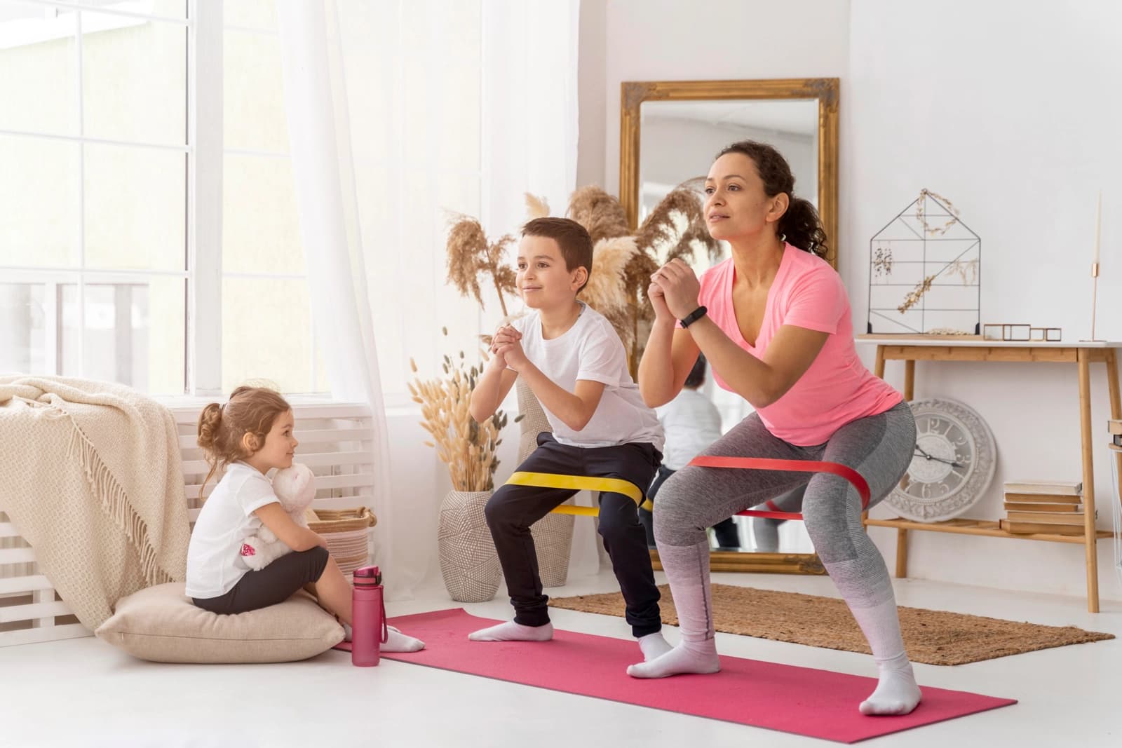 Familia haciendo ejercicio